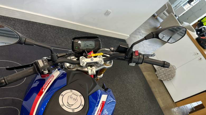 BMW G310 R ABS